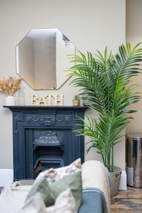 Stunning Boutique Flat In Central Location - Beatrice Bath Bagian luar foto