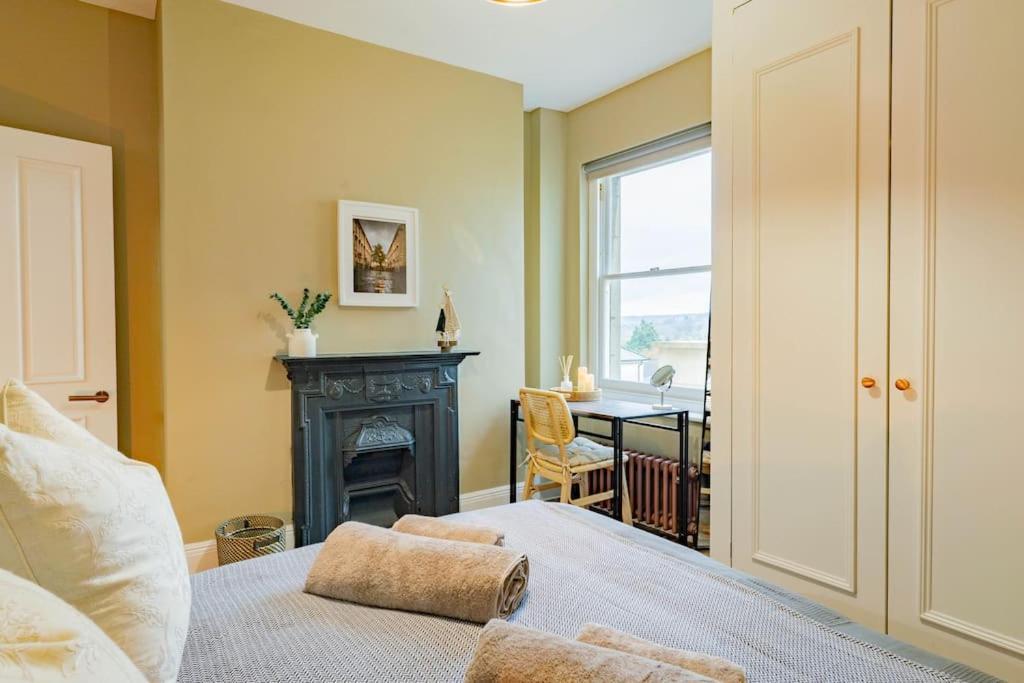 Stunning Boutique Flat In Central Location - Beatrice Bath Bagian luar foto