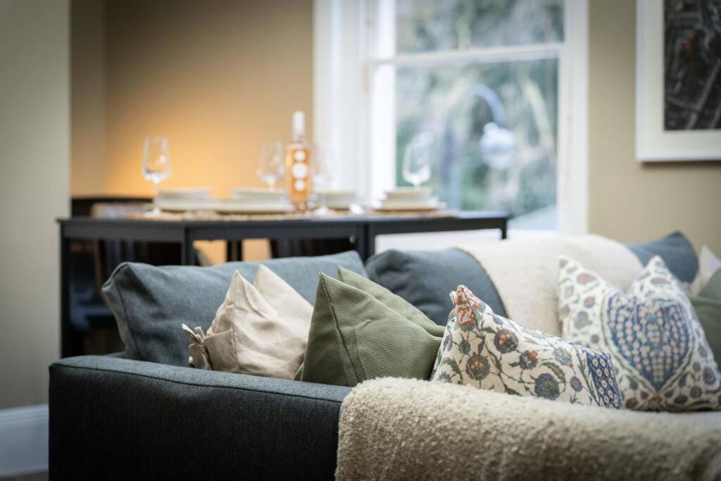 Stunning Boutique Flat In Central Location - Beatrice Bath Bagian luar foto